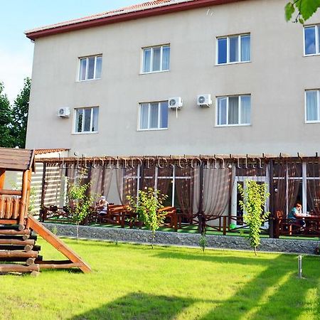 Barbaris Hotel Zaliznîi Port Exterior foto